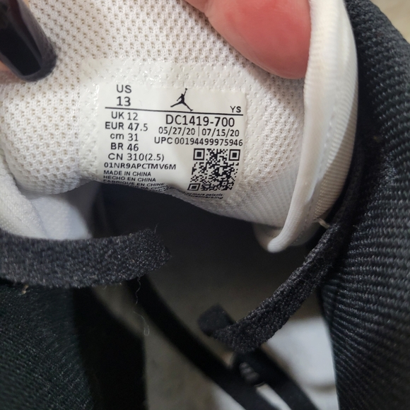 NIKE Air Jordan 1 Mid SE Mens Metallic Gold lace up sneakers DC1419-700 (2020) - Picture 7 of 9